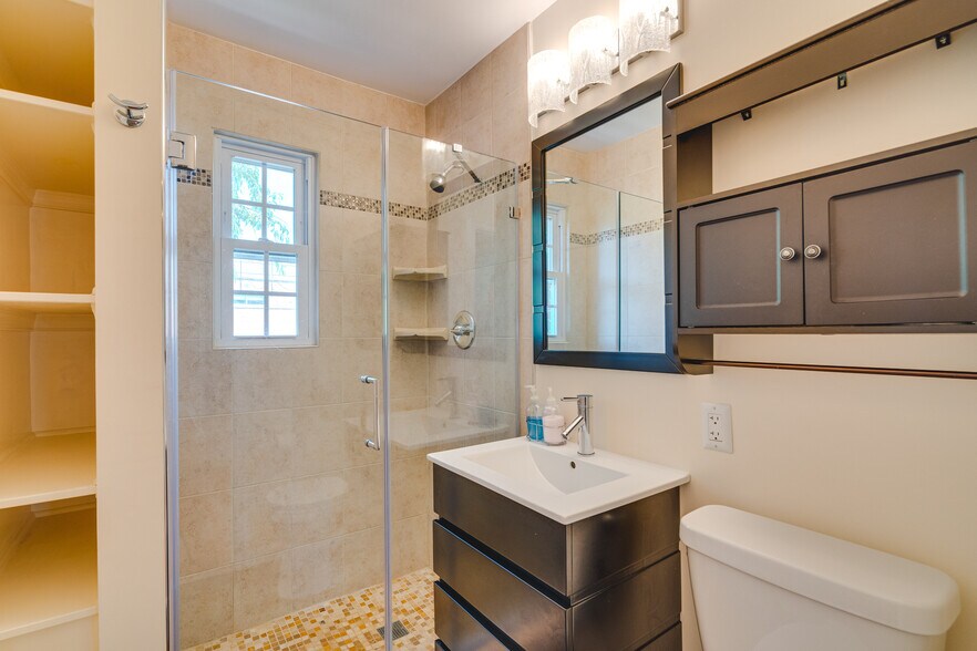 Fully updated bathroom - 1304 N Meade St