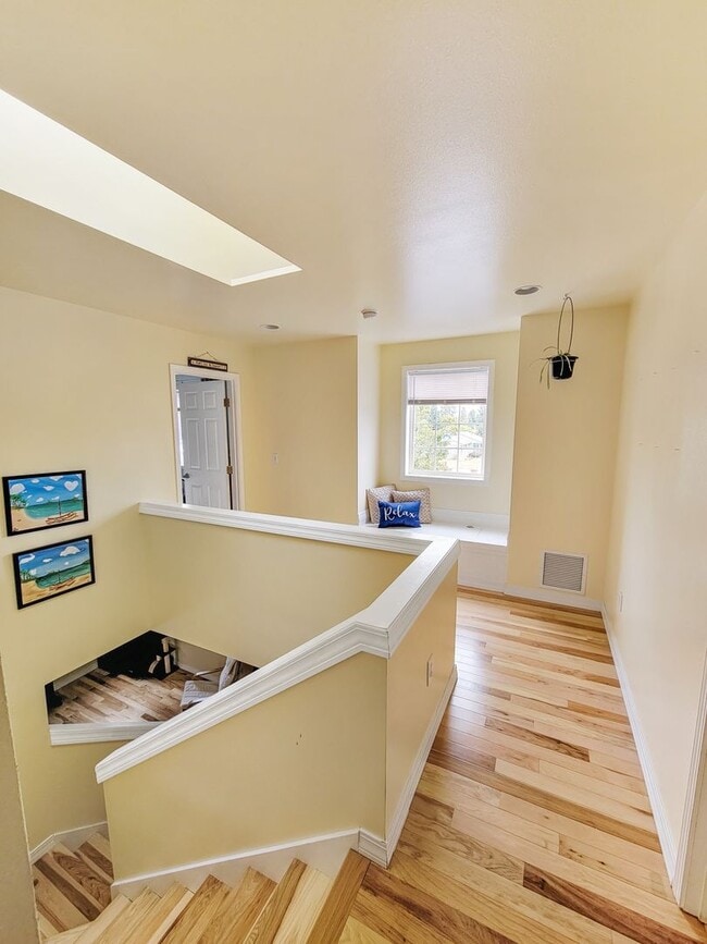 Building Photo - Beautiful N Bennett Street Home