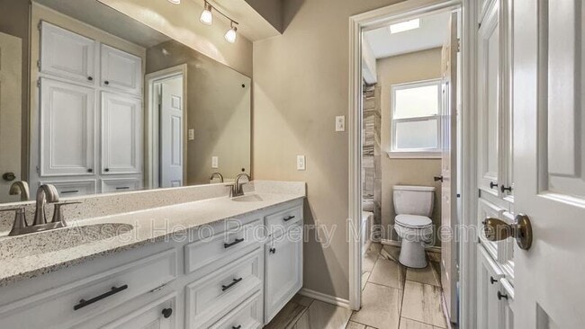 Building Photo - 1801 Rosebud Ct