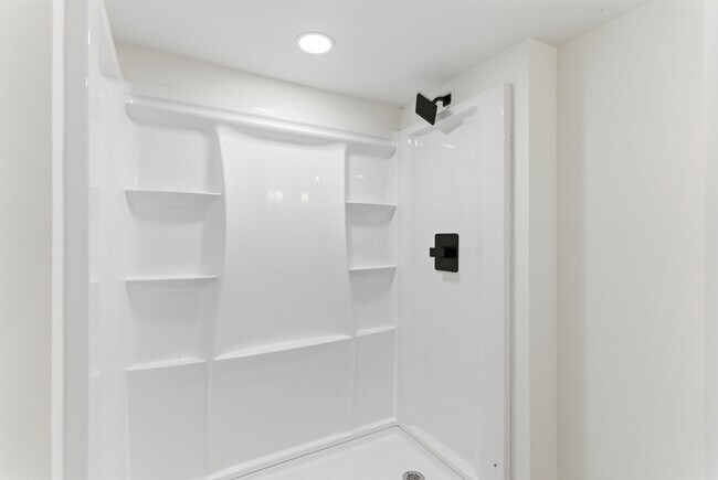 Building Photo - 944 Murphy Ave