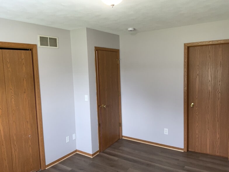 Building Photo - 6549 Samantha Ln