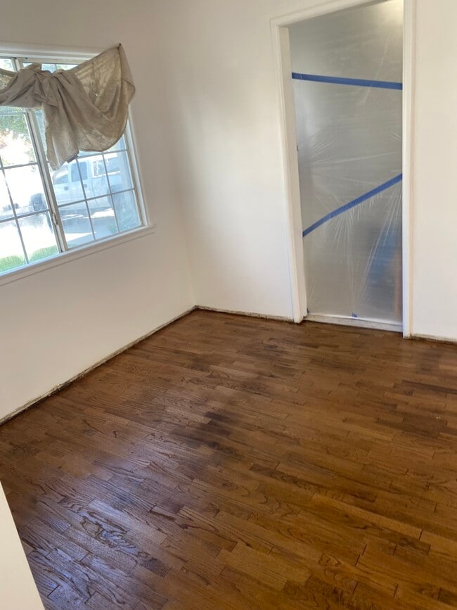 Dinning area - 14421 Kingsdale Ave