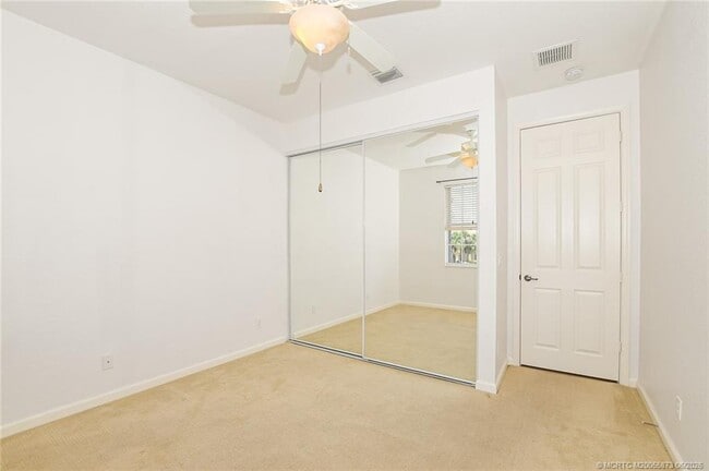 Building Photo - 2206 SW Cape Cod Dr