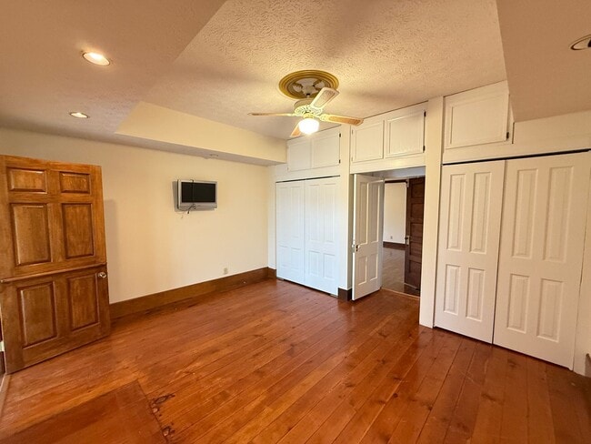 Building Photo - 3 Bedroom, 2 Bathroom House for Rent