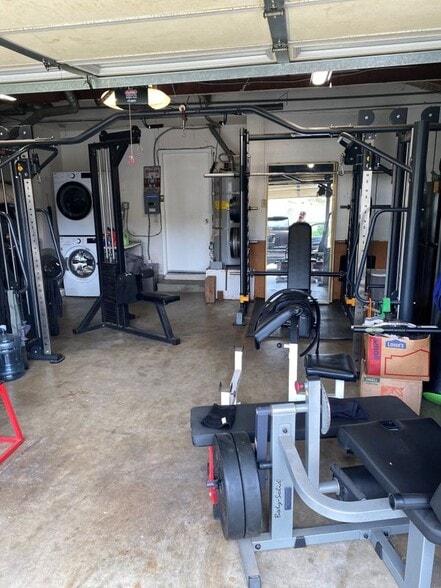 Building Photo - 15375 E La Belle St