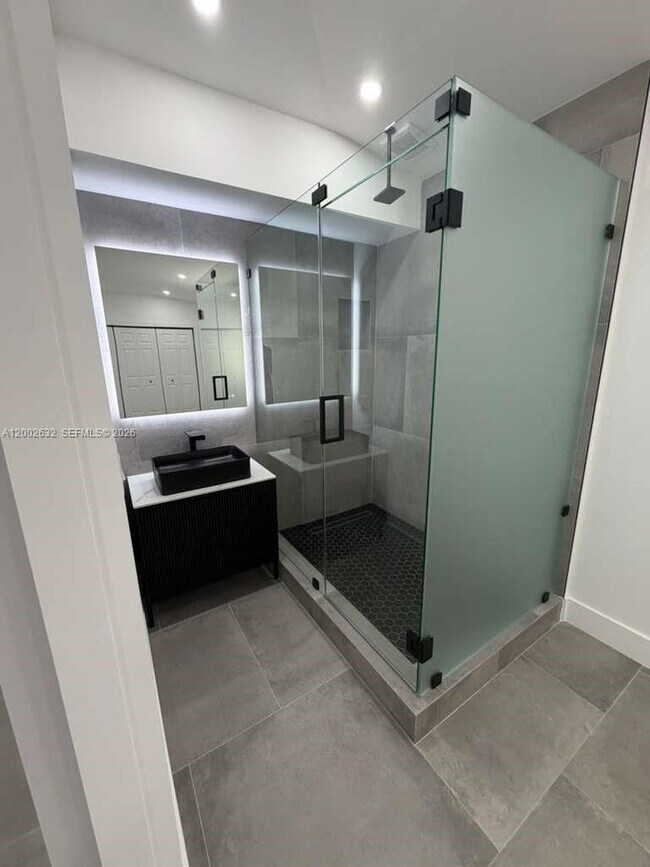 Building Photo - 14240 S Biscayne River Dr