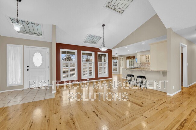 Building Photo - 8054 Ustick Rd