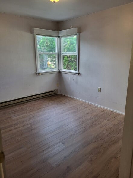 Bedroom - 302 1st Ave