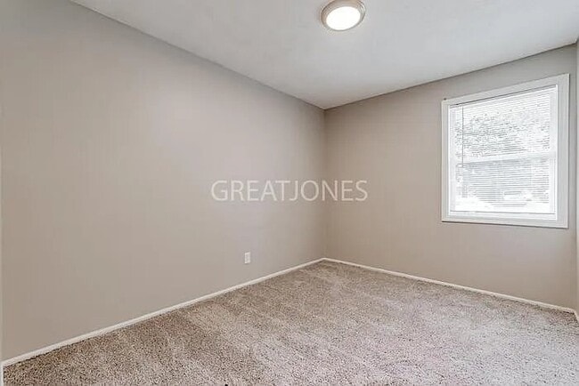 Building Photo - 1450 Wyman St NE