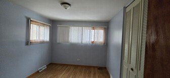 Building Photo - 5708 W Park Ave
