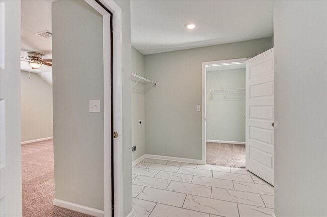 Building Photo - 705 Navan Ln