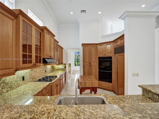 Building Photo - 16291 Bristol Pointe Dr