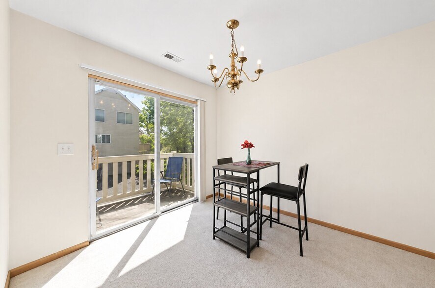 Building Photo - 2611 Canyon Dr