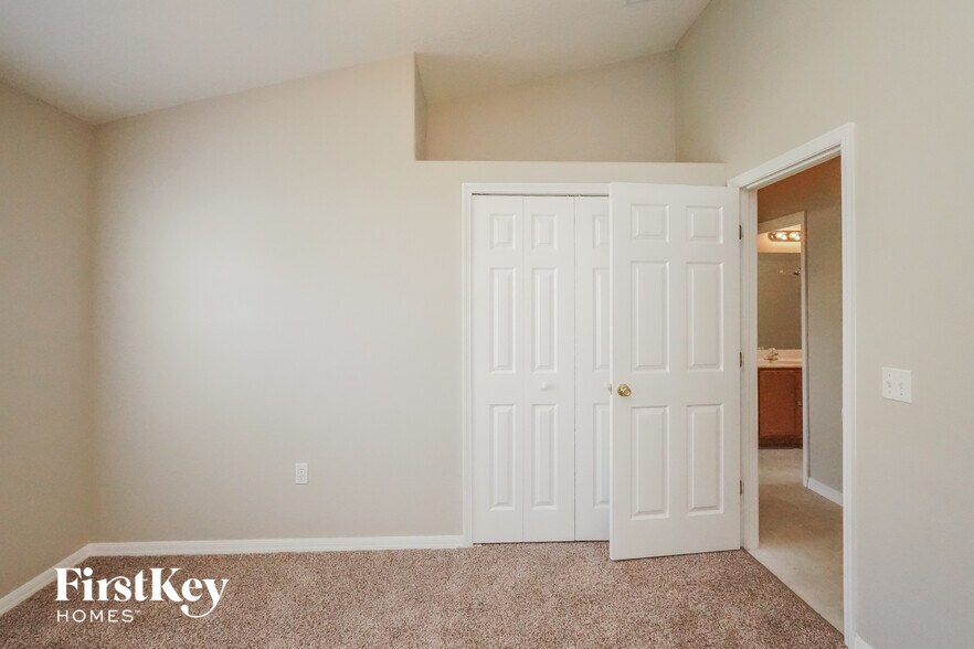 Building Photo - 2513 Balmoral Dr