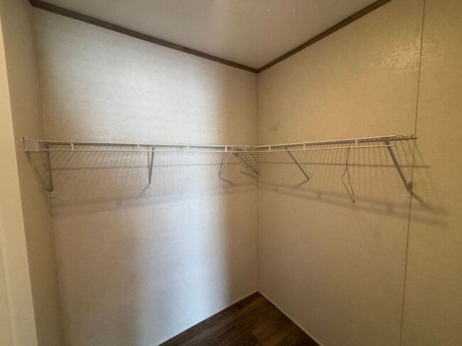 Building Photo - 8907 Deerwood Dr