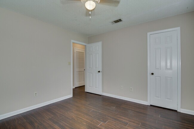 Building Photo - 940 Stevens Creek Rd