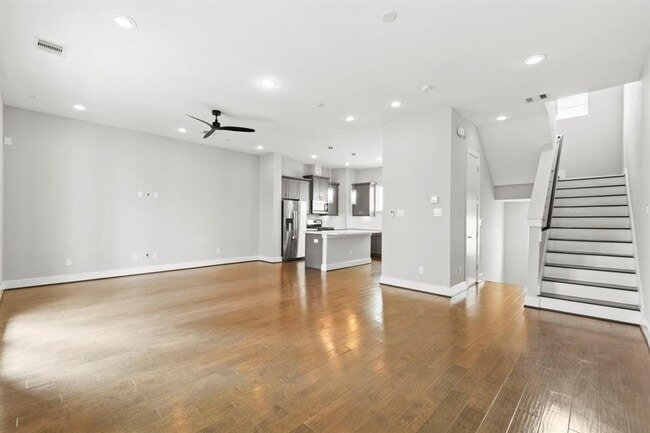 Building Photo - 2627 Hutchins St