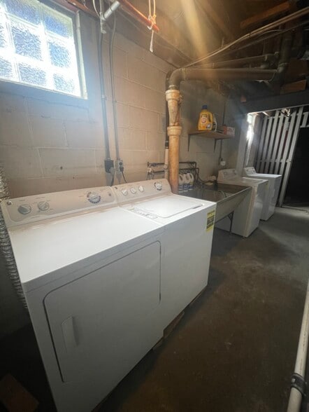 Building Photo - 5706 Grace Ave