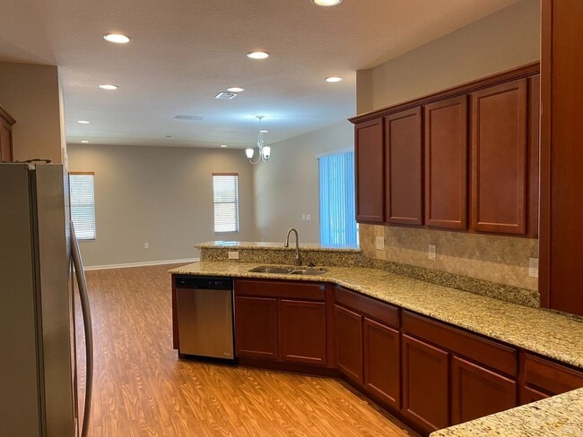 Building Photo - 481 Pheasant Dr