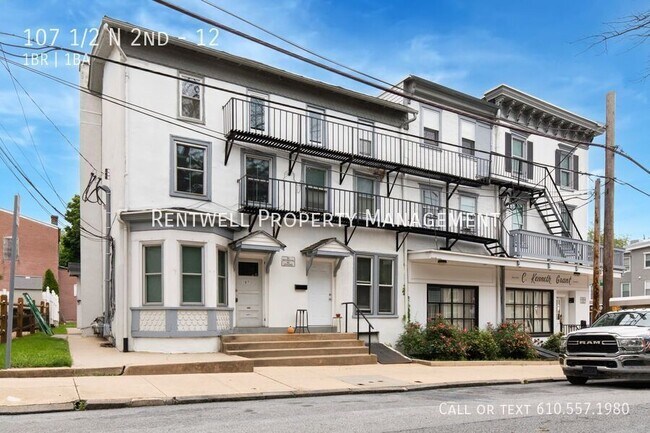 Building Photo - 107 1/2 N 2nd-12