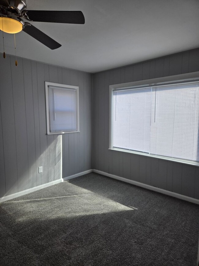 Building Photo - 715 N Kokomo Ave