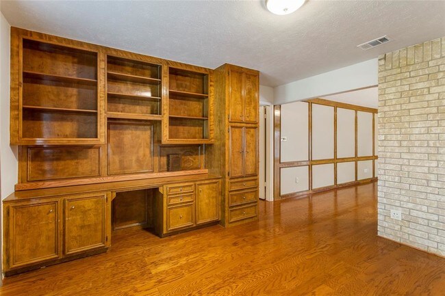 Building Photo - 14718 Stanbridge Dr