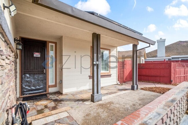 Building Photo - 25 Zion Ct