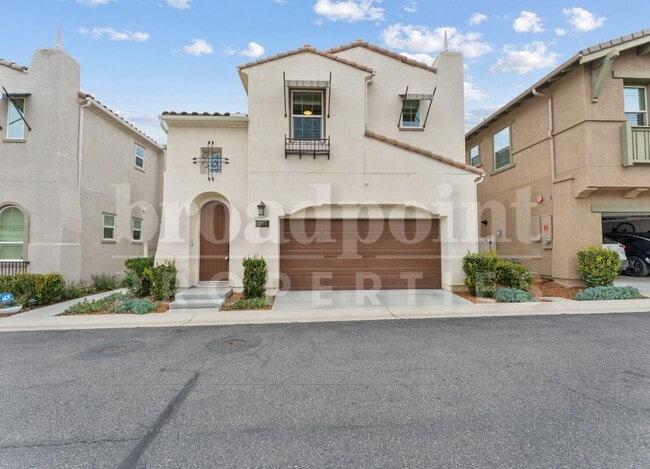 Building Photo - 1190 Via Candelas