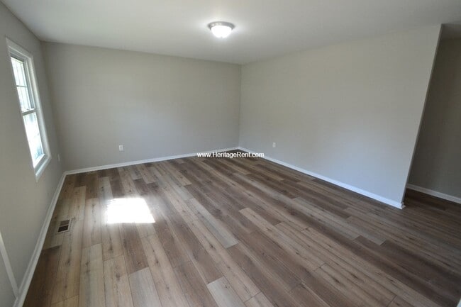 Building Photo - Completely refinished 3 bedroom house in C...