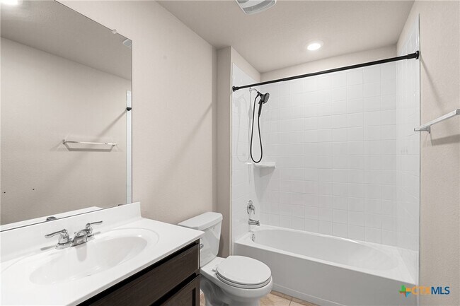 Building Photo - 5102 Karen Grn Dr