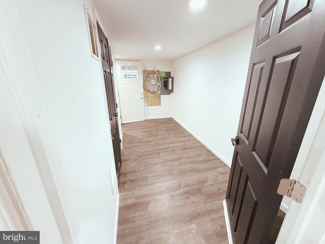 Building Photo - 2142 Penrose Ave