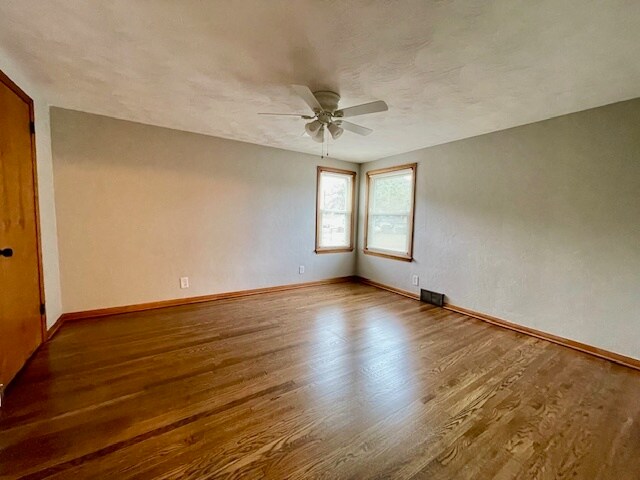 Building Photo - 1211 Mifflin Ave