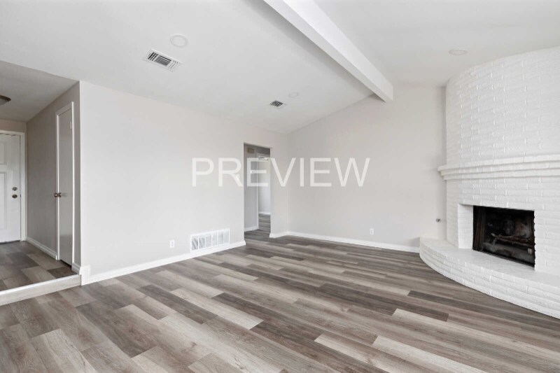 Building Photo - 178 Oakside