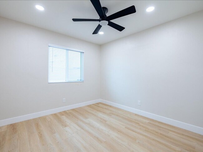 Building Photo - Beautiful & Spacious Home with Modern Upgrades & Community Amenities