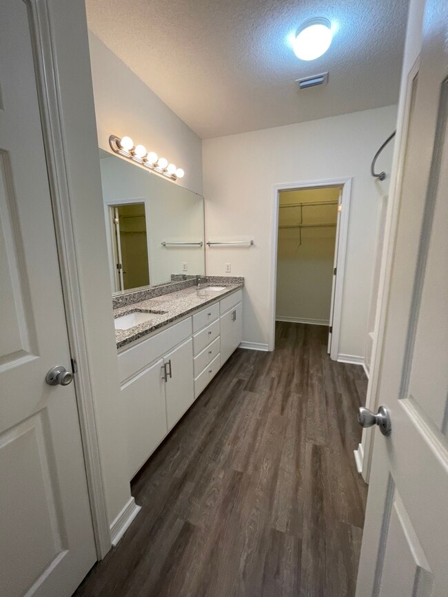 Building Photo - 175 White Heron Dr