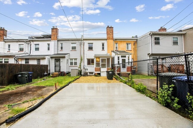 Building Photo - Stylish NE DC 2BR/1.5BA Townhome with Space, Comfort & Charm