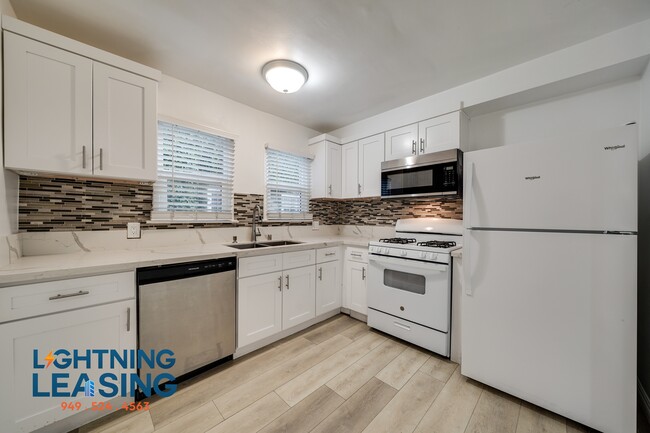 Building Photo - 1363 Hauser Blvd