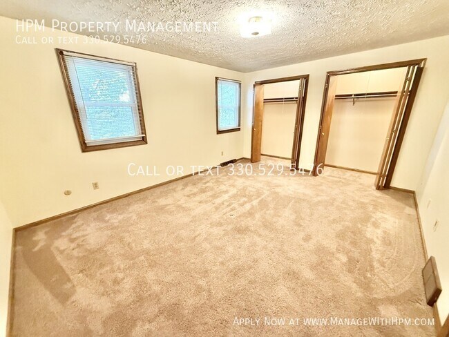 Building Photo - 2379 Ashdale St NW