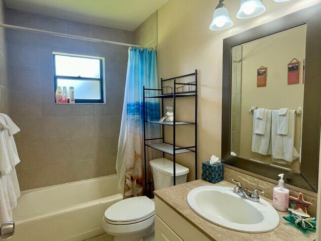 Building Photo - Charming 3-Bedroom Home for Rent in Prime ...