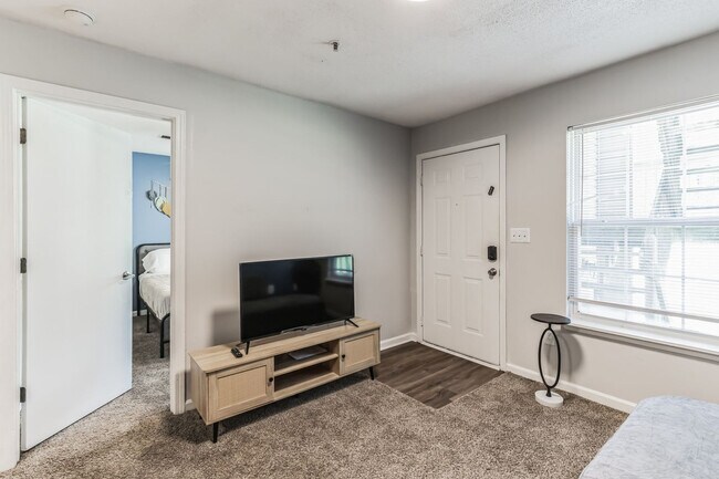 Building Photo - 965 Bassman Ln