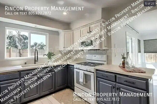 Building Photo - 2585 Warbler Ave