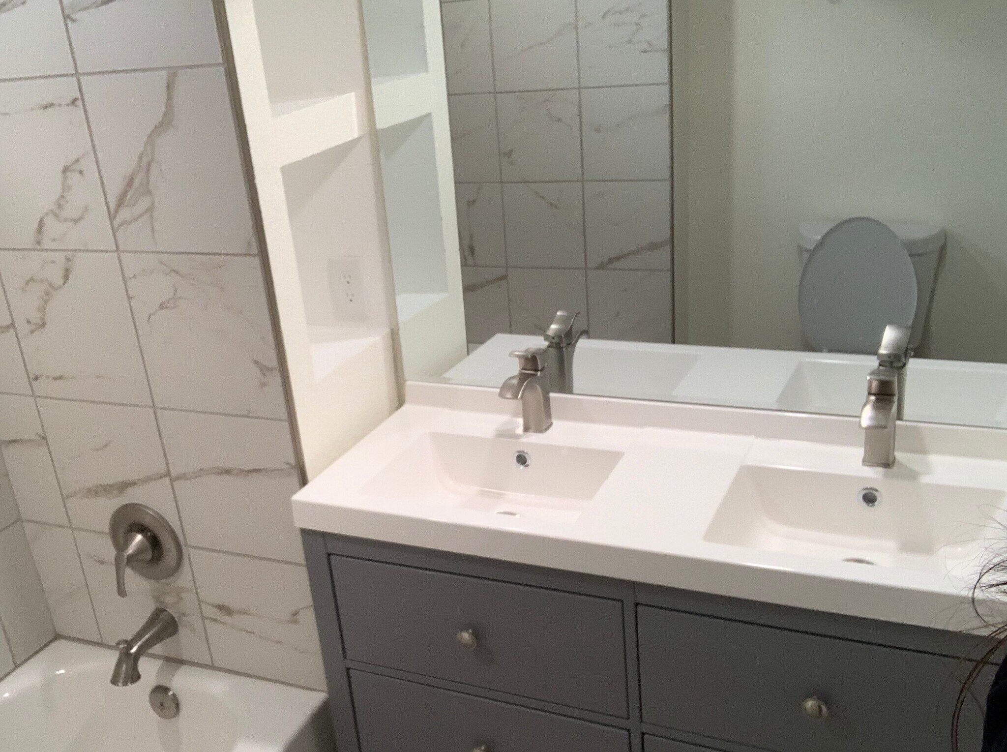 Double Vanity - 1851 Jolene Dr
