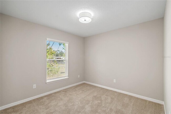 Building Photo - 519 SW 19th Ave