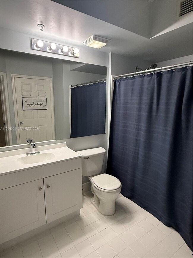 Building Photo - 17150 N Bay Rd