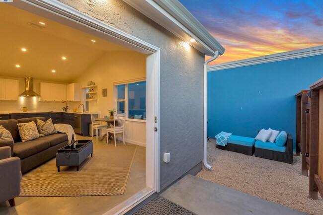Building Photo - 930 Magnolia Dr