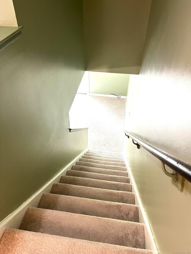 Building Photo - 16 Seymour Rd