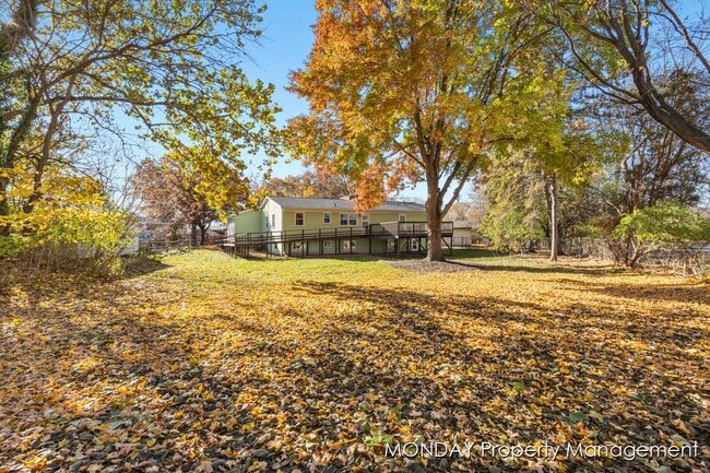 Building Photo - 945-947 Lancashire Ct SE