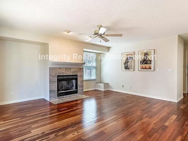 Building Photo - 3 Bed/3 Bath, 2,759 Sqft -9614 Pinebrook S...