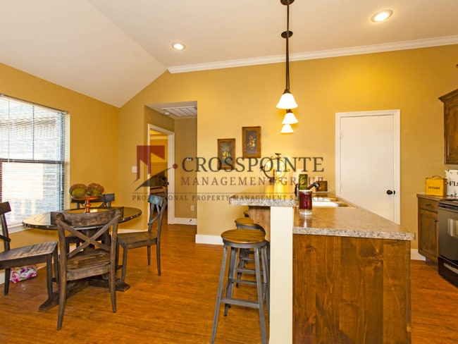 Building Photo - Coming Soon! 3 Bed 2 Bath Townhome in Serene West Tyler!