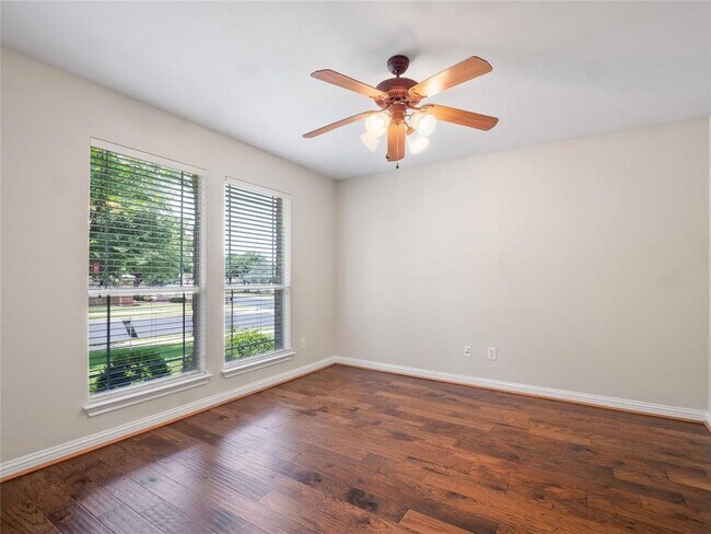 Building Photo - 802 Wood Mesa Dr